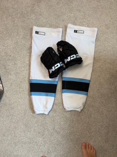Utah Mammoth CCM HGPJSPP Gloves 13" Pro Stock (Used)