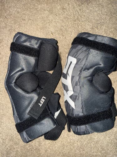 Medium/Large Adult STX Stallion 75 Arm Pads (Used)