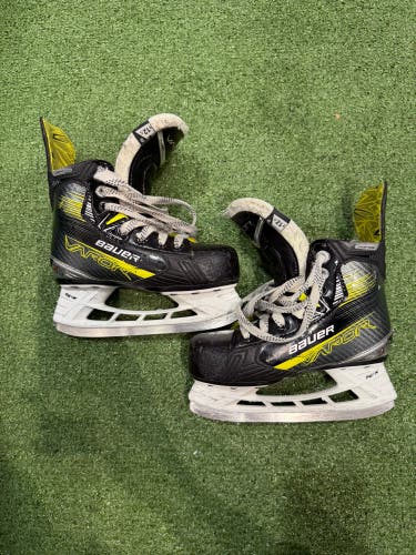 Youth Bauer Vapor X4 Hockey Skates Regular Width 12.5 (Used)