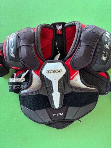 Medium Junior CCM JetSpeed FT4 Shoulder Pads