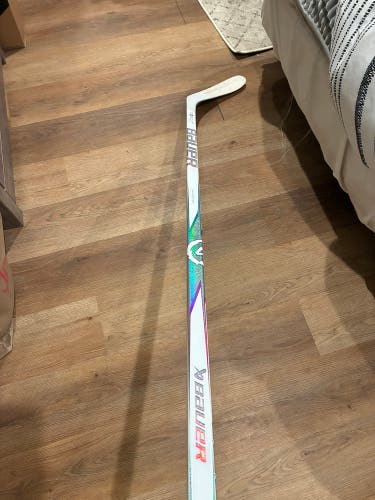 Senior Bauer Proto2 Right Handed Hockey Stick P28 70 Flex (Used)