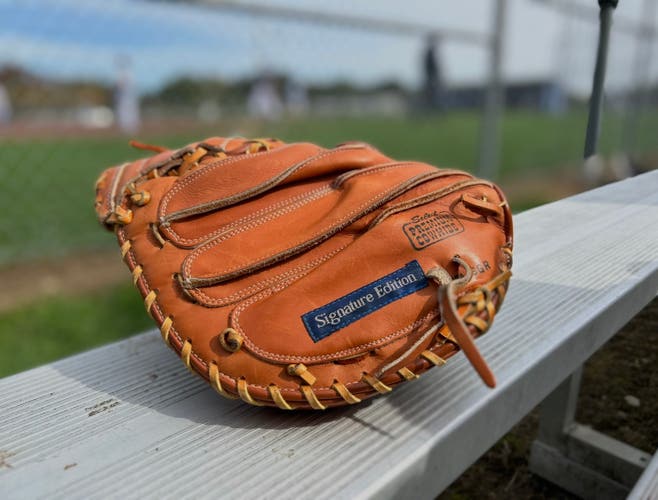 Vintage Wilson A2500 Catchers Mitt | Almost new condition