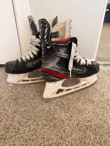 2019 Bauer Vapor X2.9 Hockey Skates Regular Width Size 3 (Used)