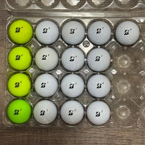 17 Bridgestone e12 Golf Balls - 5A/4A Condition