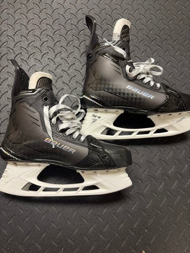 Black 2024 Bauer Supreme Shadow Hockey Skates Regular Width 6.5 (New)