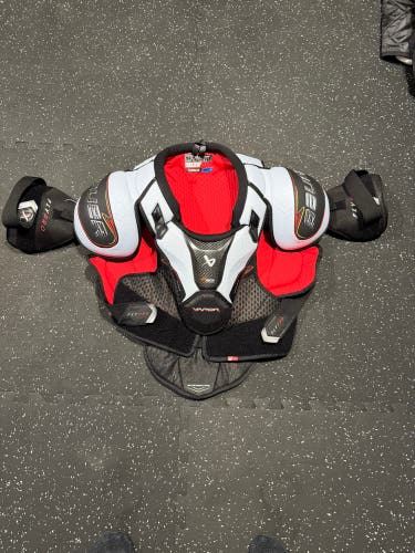 Large Senior Bauer Vapor Flypro Shoulder Pads (Used)