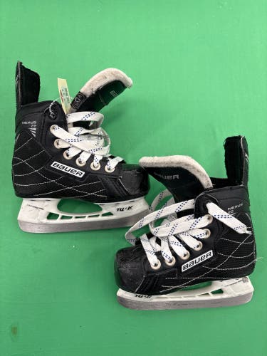 Junior Bauer Nexus 22 Hockey Skates 9 (Used)