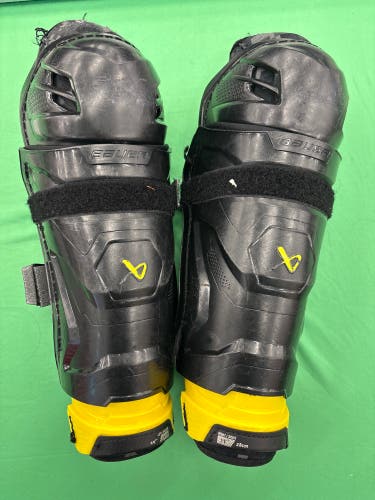 Junior Bauer Supreme M3 Shin Pads 11" (Used)