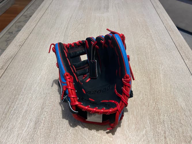 2025 Wilson RH Infield A200 Baseball Glove 11" (New)