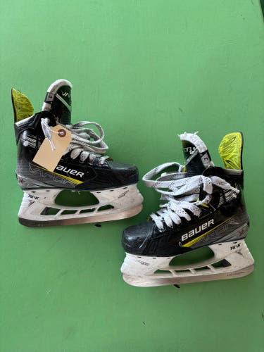 Junior Bauer Vapor X4 Hockey Skates Regular Width Size 3