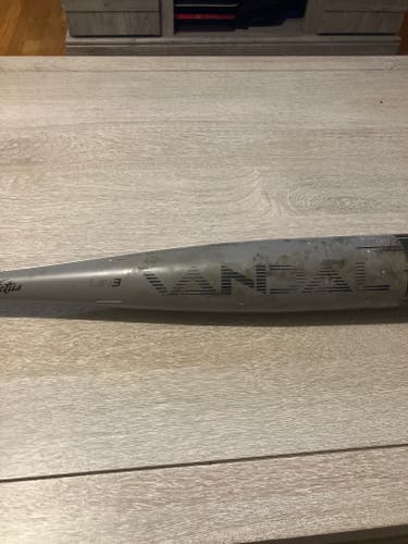 2023 Victus USSSA Certified Bat (-10) 17 oz 27" (Used)