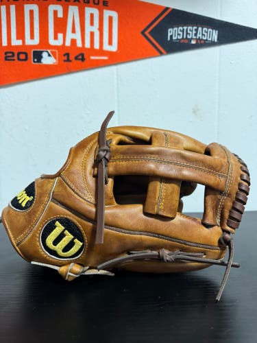 Wilson A2000 EL3 RH Infield Baseball Glove 11.75" (Used)