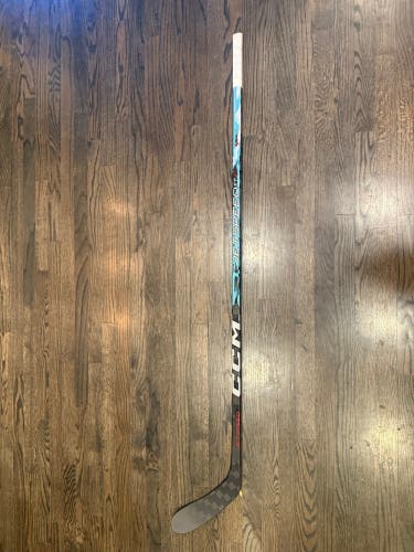 Intermediate CCM JetSpeed FT9 Pro Right Handed Hockey Stick P28 65 Flex (Used Once)