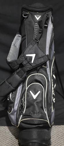 CALLAWAY GOLF BAG HEIGHT: 38 IN 7 DIVIDERS RIGHT LEG SLIGHTLY STACK