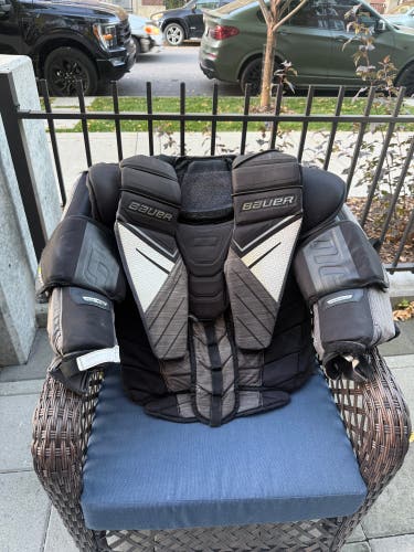 Medium 2023 Bauer Supreme Ultrasonic Goalie Chest Protector Pro Stock (Used)