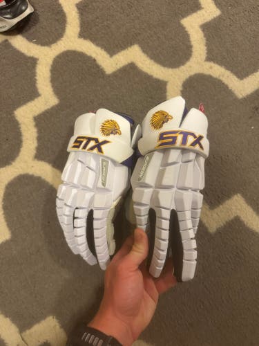 Haudenosaunee (Iroquois Nationals) custom STX RZR Gloves