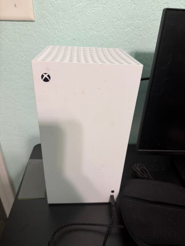 Xbox series X, Xbox elite controller and Turtle beach headset