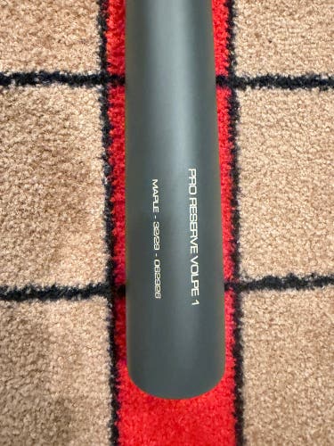 2026  Victus Volpe Pro Reserve 1 Maple Bat (-3) 29 oz 32" (New)