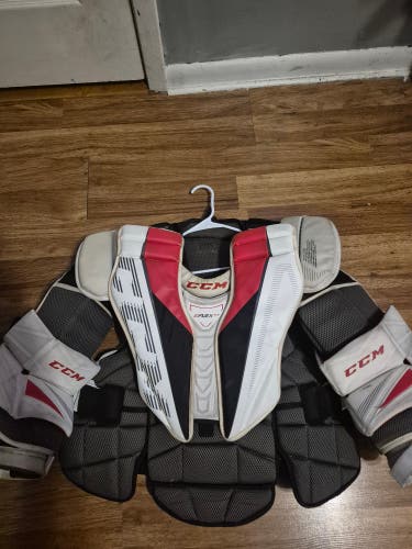 Large/Extra Large CCM EFlex 5.9 Goalie Chest Protector (Used)