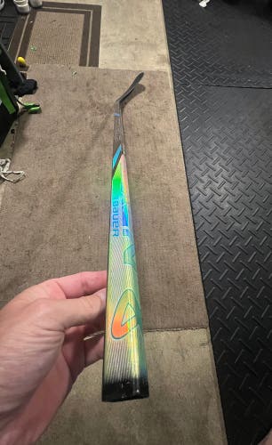 Junior Bauer Nexus Tracer Right Handed Hockey Stick P92 40 Flex (Used)