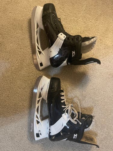Black/White 2024 CCM Tacks 652 Hockey Skates Regular Width 8 (Used)