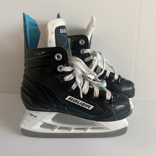 Bauer XLP Youth Ice Hockey Skates — Size Y13 — Soakers Included