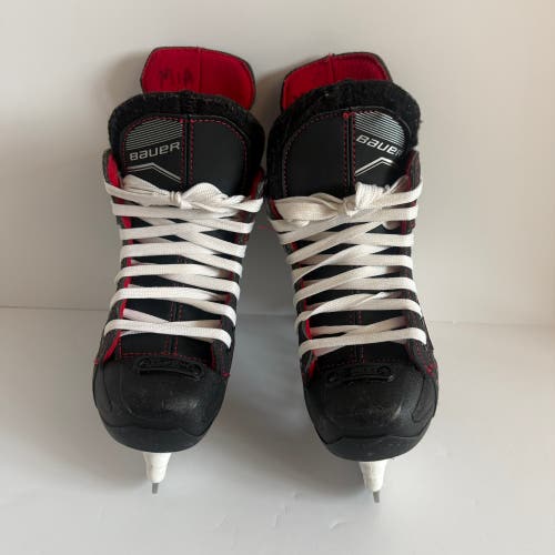 Black 2018 Bauer NS Ice Hockey Skates size y10 (Used) - soakers included