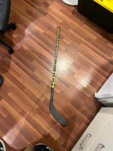 Junior CCM JetSpeed Left Hand Hockey Stick P28 Less Than 30 Flex (Used)