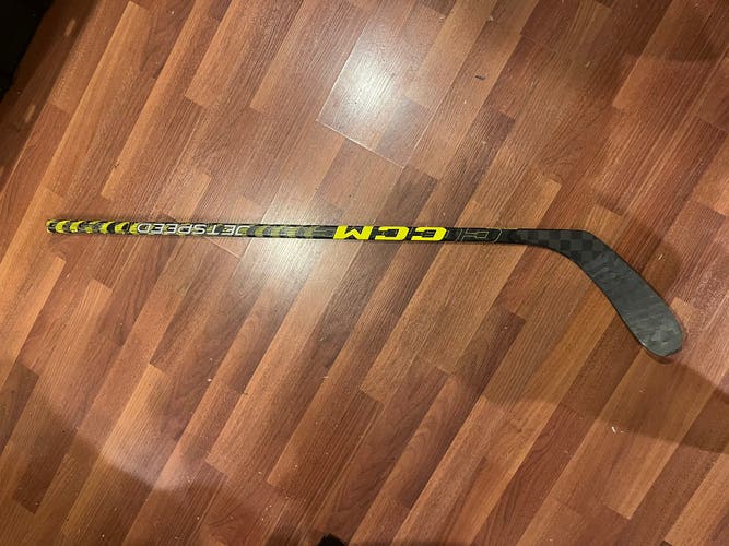 Junior CCM JetSpeed Right Handed Hockey Stick P28 Less Than 30 Flex (Used)