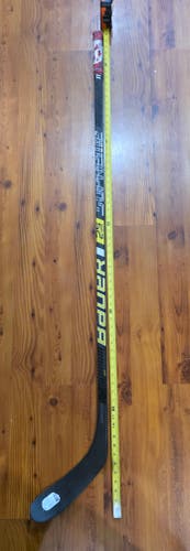 Senior Bauer Supreme 2S Team Right Handed Hockey Stick P28 87 Flex