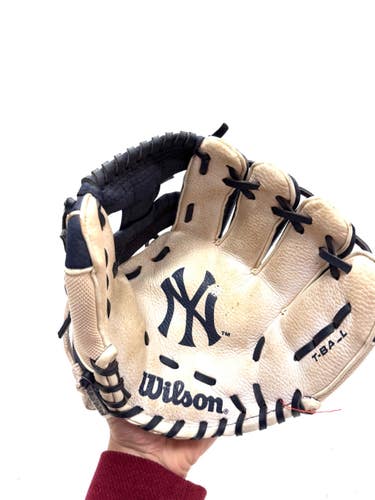 Used Wilson YANKEE BB/SB Glove T-ball White 10" 11860-S000317114