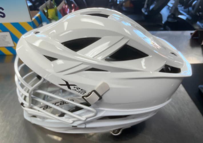 Used Cascade NEW XRS PRO WHITE Lacrosse Helmet White One Size 11497-S000162390