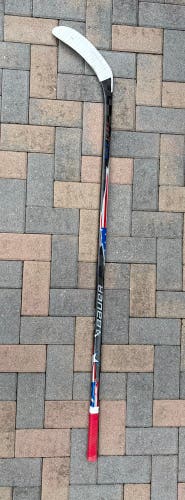 Intermediate Bauer Vapor Flylite Right Handed Hockey Stick P28 55 Flex (Used once)
