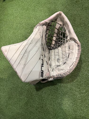 Senior True 20.2 Goalie Gloves & Blockers Regular (Used)