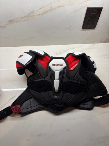 Medium Junior CCM JetSpeed FT4 Pro Shoulder Pads (Used)