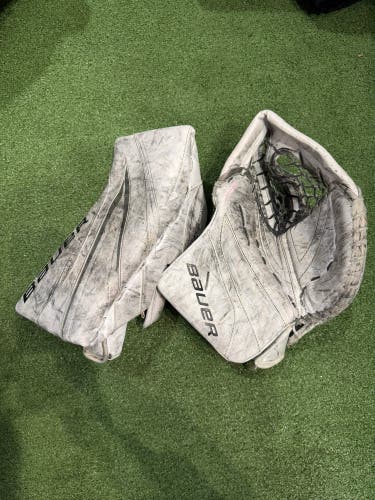 Intermediate Bauer Vapor X5 Pro Goalie Gloves & Blockers Regular (Used)