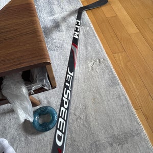 Junior CCM JetSpeed FT2 Right Handed Hockey Stick P88 40 Flex (New)