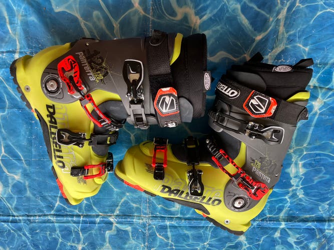 Mondo 27 & 27.5 Dalbello Panterra 120 Ski Boots Stiff Flex (Used)