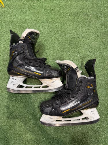 Intermediate Bauer Supreme M5 Pro Hockey Skates 6.5 (Used)