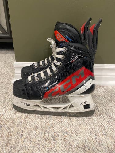 2023 CCM JetSpeed FT6 Pro Hockey Skates -Junior-Regular Width Size 2 (Used)