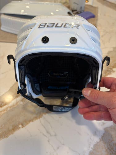 Small Bauer RE-AKT 3D Helmet (New)