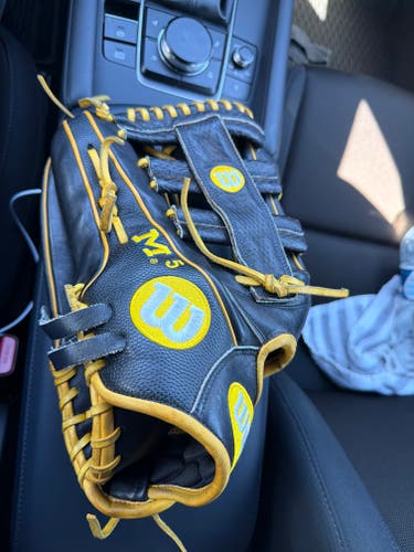 2021 Wilson LH Outfield A2000 Baseball Glove 13" (New)