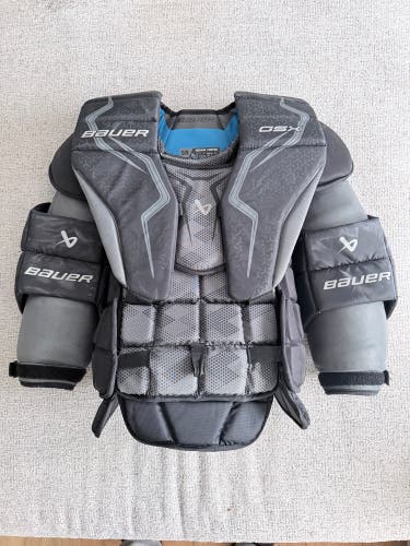 Medium Bauer GSX Goalie Chest Protector (Used)