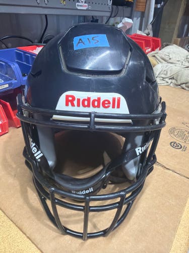 USED RIDDELL FLEX YOUTH HELMET - MEDIUM - BLACK