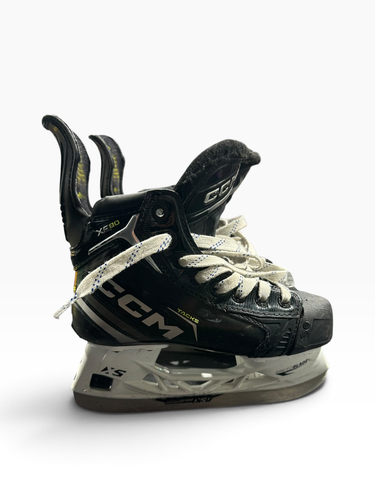 Used CCM TACKS XF 80 Junior Hockey Skate Junior 01.5 11375-S000383406