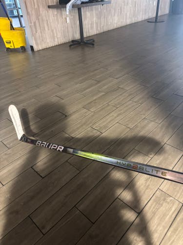 Senior Bauer Hyperlite 2 Hockey Stick P28 65 Flex (Used)
