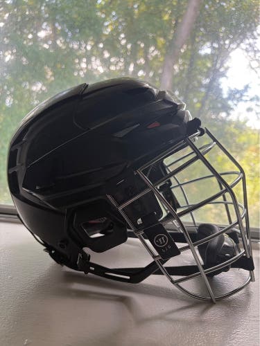 Warrior Adjustable CF100 Hockey/Lacrosse Helmet