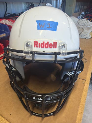 USED RIDDELL SPEED ICON YOUTH HELMET - MEDIUM - WHITE
