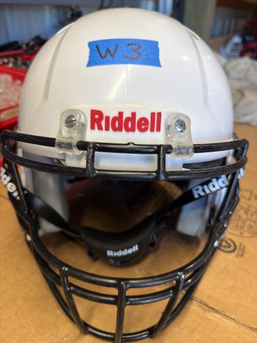 USED RIDDELL SPEED ICON YOUTH HELMET - MEDIUM - WHITE