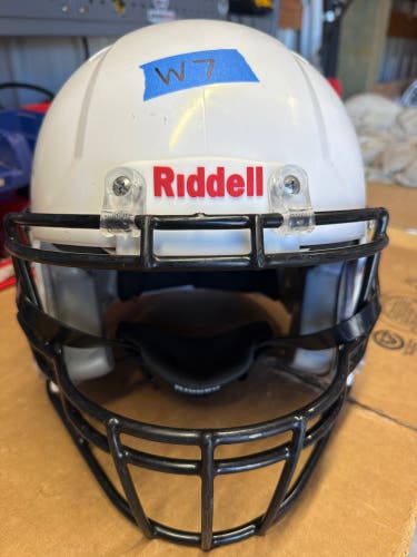 USED RIDDELL SPEED ICON YOUTH HELMET - MEDIUM - WHITE